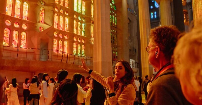 Barcelona: Sagrada Familia Tour w/Skip-the-Line Entry Ticket - The Tour Logistics: Flow & Group Experience