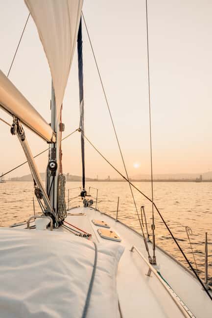 Barcelona Sailing Experience with Tapas & Cava - Key Points