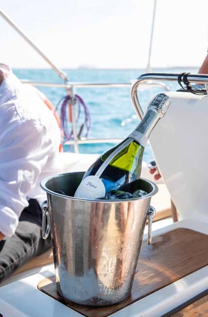 Barcelona Sailing Experience with Tapas & Cava - An Honest Look at the Barcelona Sailing Experience