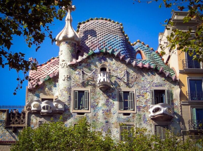 Barcelona: Sailing Trip, Sagrada Familia, and Casa Batlló - Who Should Book This Tour?