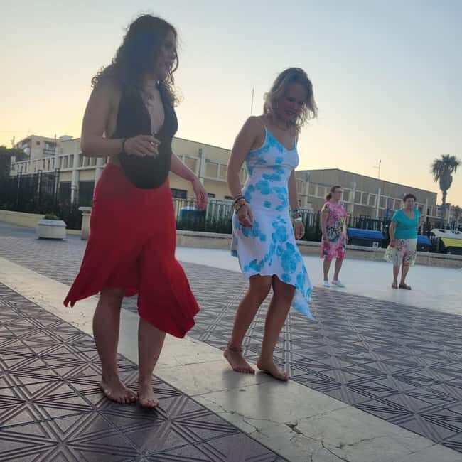 Barcelona: Salsa Class by the Beach - Key Points