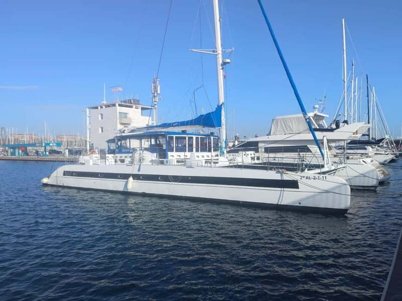 Barcelona: Shared cruise with chill music (+welcome drink) - Additional Practical Details