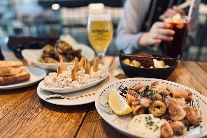 Barcelona Sightseeing by Bike with Photo Shooting and Tapas - Food and Refreshments: The Tapas Finish