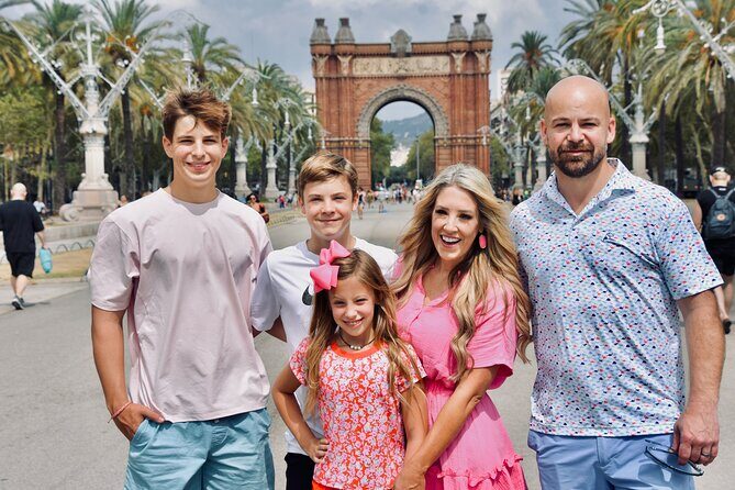 Barcelona Sightseeing by Bike with Photo Shooting and Tapas - Group Size and Booking Details