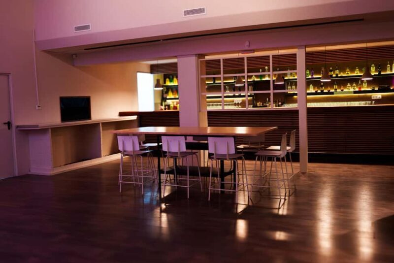 Barcelona: Spanish Tapas Cooking Class with Wine - Key Points