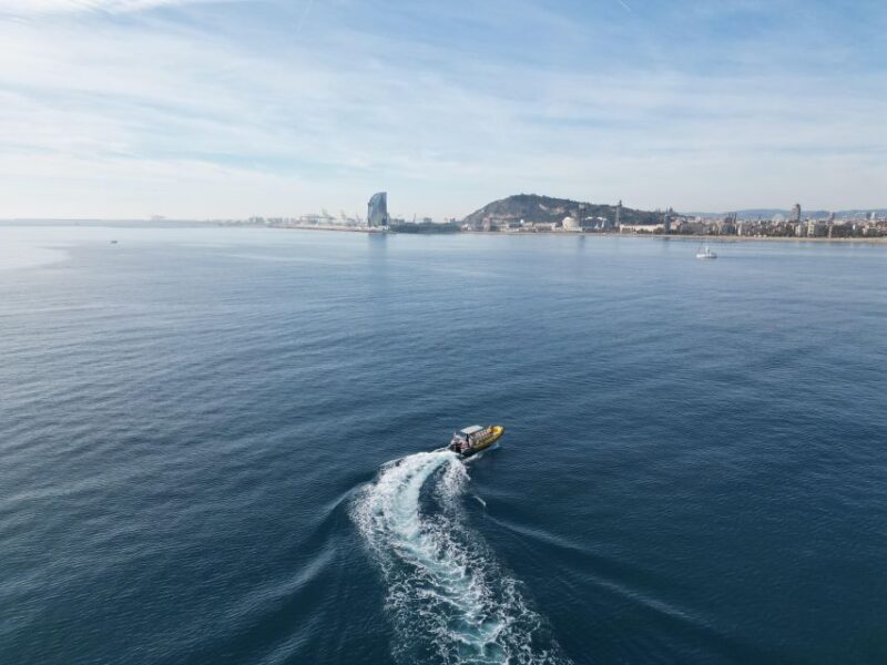 Barcelona: Speed boat skyline view - What’s included and what’s not