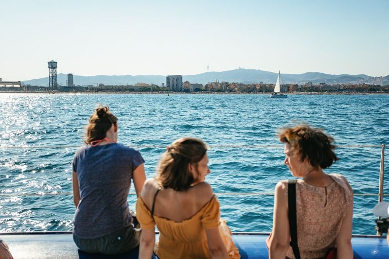 Barcelona: Sunset Catamaran Cruise with Live Music - Meeting point and timing: how not to lose time
