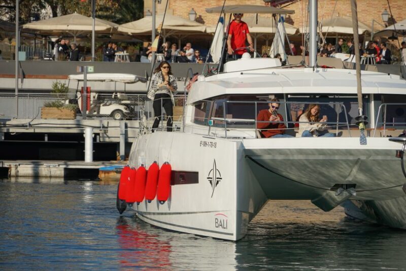 Barcelona: Sunset Catamaran Experience w/ optional Dinner - FAQs