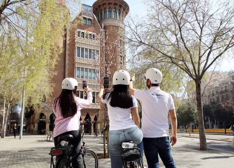 Barcelona: Tapas Tasting Tour by Regular Bike or E-Bike - Key Points