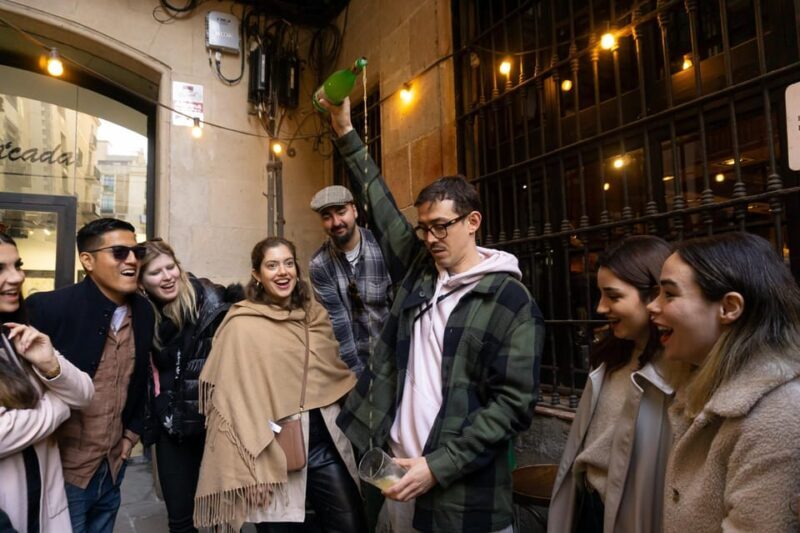 Barcelona: Tapas Tour with Food Tastings and Drinks - The Experience in Detail