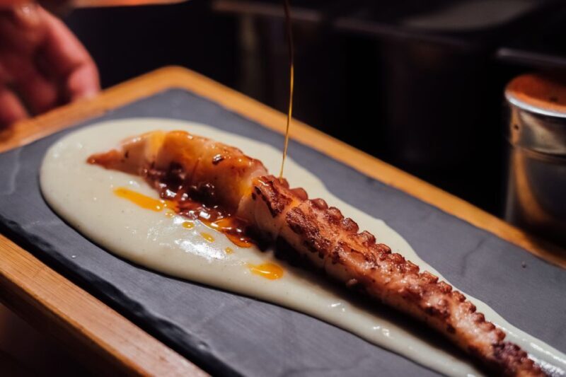 Barcelona: Tapas & Wine Private Walking Tour with Local Food - Why This Tour Is a Good Choice