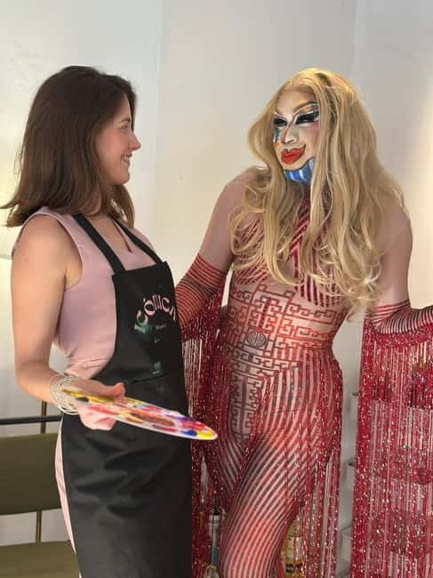 Barcelona: Tarot Reading, Paint &Wine! - The Setting and Atmosphere