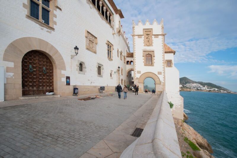 Barcelona: Tarragona & Sitges Guided Day Trip with Transfers - Practical Tips Based on Reviews