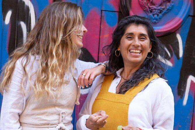 Barcelona Tour And Photoshoot in Gothic Quarter - Key Points