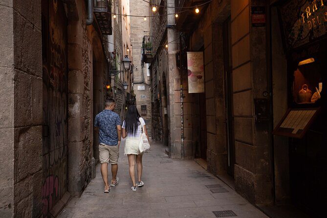 Barcelona Tour And Photoshoot in Gothic Quarter - Why This Tour Might Be a Great Fit for You