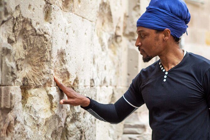 Barcelona Tour And Photoshoot in Gothic Quarter - The Practical Side: What You Need to Know