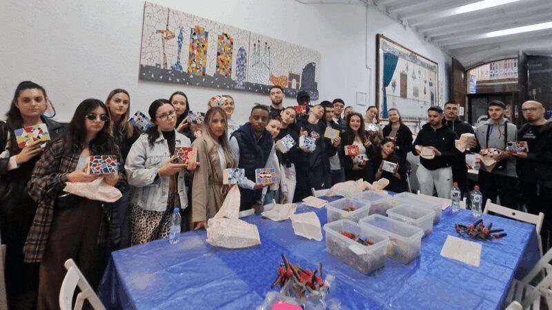 Barcelona: Trencadís Mosaic Class  Learn Gaudí's Technique - Who Would Love This Experience?