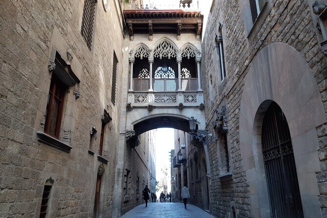 Barcelona walking tour Gothic Quarter and Ramblas+Boat trip - Who Will Love This Tour?