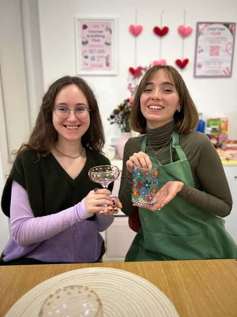 Barcelona: Women's Craft Night with Wine and Nibbles - Key Points