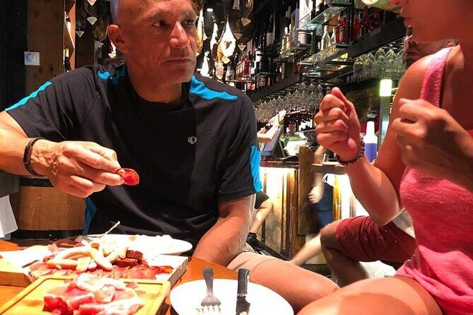 Barcelona´s Lunch or Dinner Tapas Tour: Food, drinks, happiness! - Walkthrough of the Itinerary