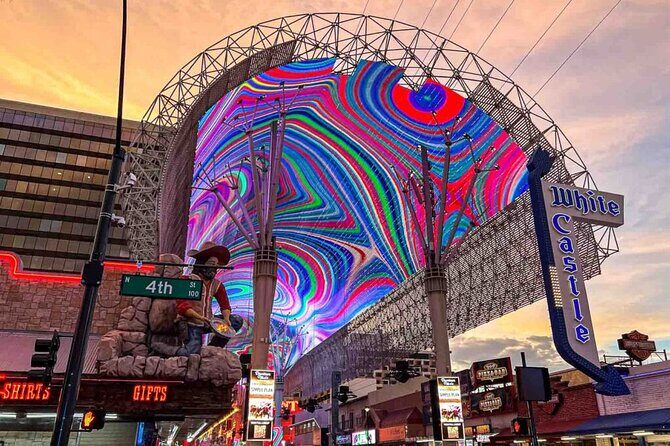 Barcrawl on Fremont Street Tour - What It’s Like to Join the Fremont Street Bar Crawl