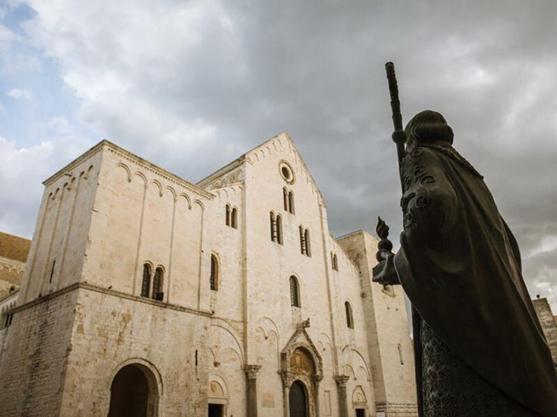 Bari: St. Nicholas Basilica and Crypt Guided Tour - Discovering the St. Nicholas Basilica and Crypt in Bari: A Detailed Look