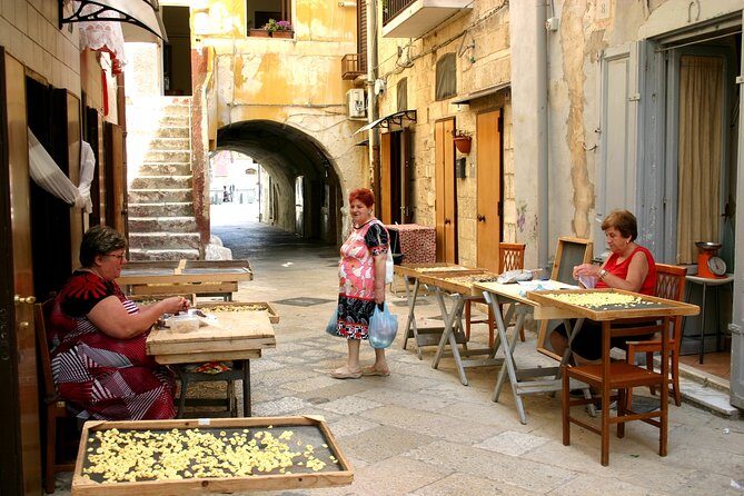 Bari Walking tour in small group - Key Points