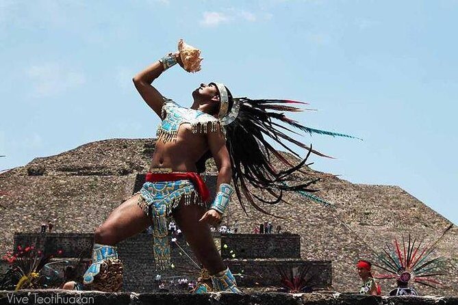 Basilica and Teotihuacan Tour in Spanish, from Mexico City - Key Points