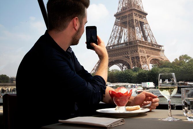 Bateaux Parisiens Seine River Gourmet Lunch & Sightseeing Cruise - FAQ