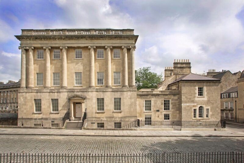 Bath: No. 1 Royal Crescent House Museum Entry Ticket - The Setting and Atmosphere