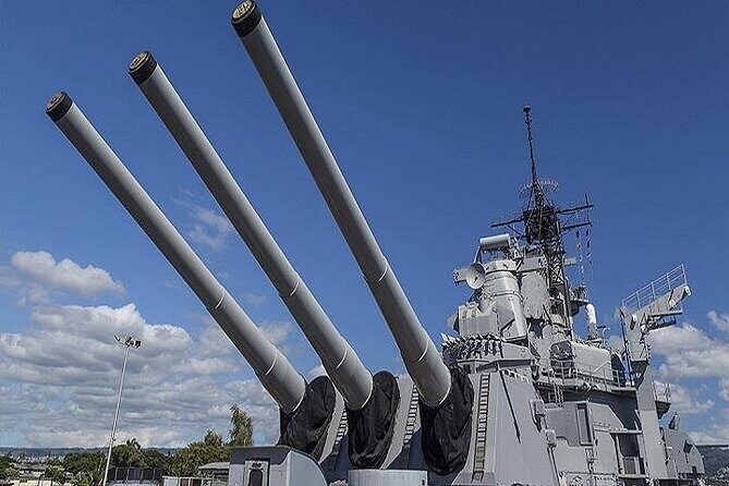 Battleships of WWII at Pearl Harbor from Kauai - Key Points