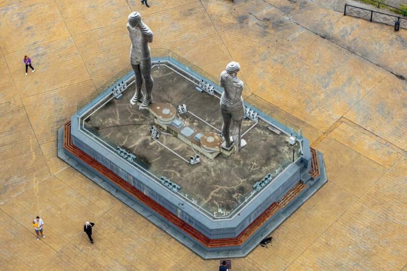 Batumi: Guided Night Walking Tour With Welcome Drinks - Who Is This Tour For?