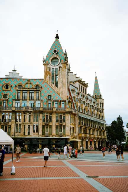 Batumi: Night Walking Tour with Local Drink - Key Points