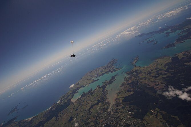 Bay of Islands: 18,000ft Skydive - An In-Depth Look at the Experience
