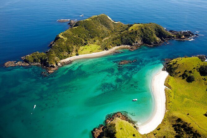 Bay of Islands and Hole in the Rock Scenic Helicopter Tour - The Experience in Detail