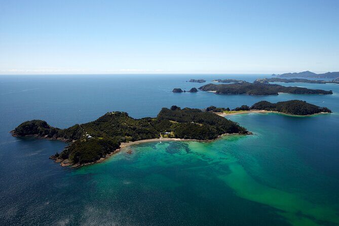 Bay of Islands and Hole in the Rock Scenic Helicopter Tour - What the Reviews Say