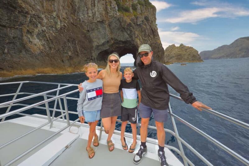 Bay of Islands: Discover the Bay Cruise with Island Lunch - Key Points