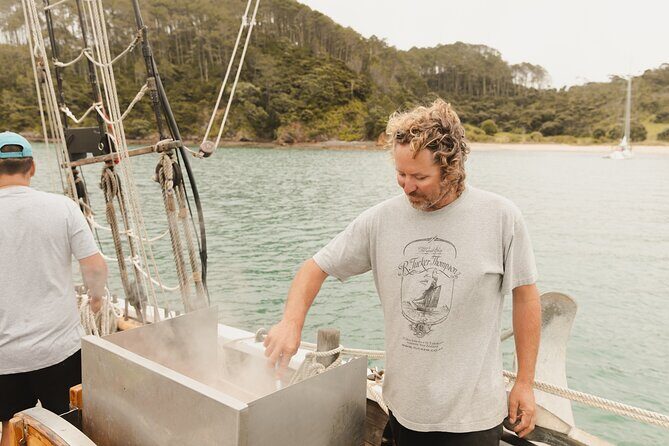 Bay of Islands Tall Ship Sailing on R. Tucker Thompson Including BBQ Lunch - Key Points
