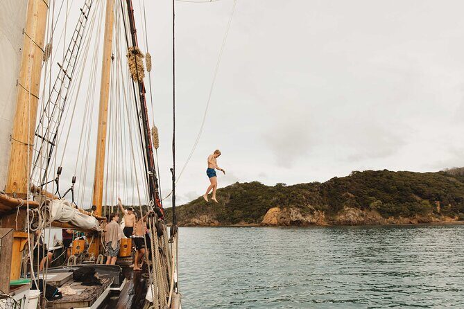 Bay of Islands Tall Ship Sailing on R. Tucker Thompson Including BBQ Lunch - The Experience – What Guests Say