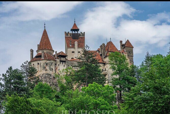 Bears Sanctuary, Dracula's Castle and Braov City - Private Tour - Bran Castle: The Legend and the Reality