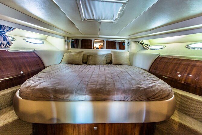 Beautiful SUNDANCER 60ft Private yacht / 18PAX 25P15 - Who Is This Tour Best Suited For?