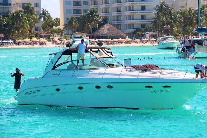 Beautiful Yacht SeaRay 48ft / 15PAX 25P16 - Authentic Experiences from Past Guests