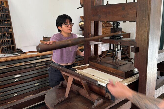 Become an Honorary Curator at a Historic Library in Honolulu - Who Should Consider This Tour?