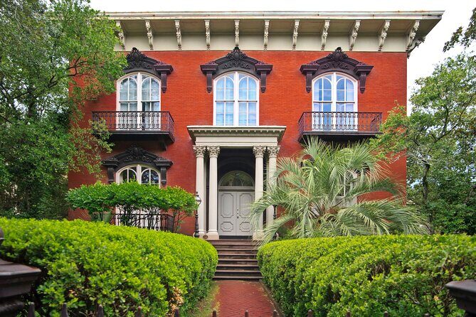 Behind The Scenes Movie Tour Midnight in the Garden - What the Tour Includes and What You Should Know