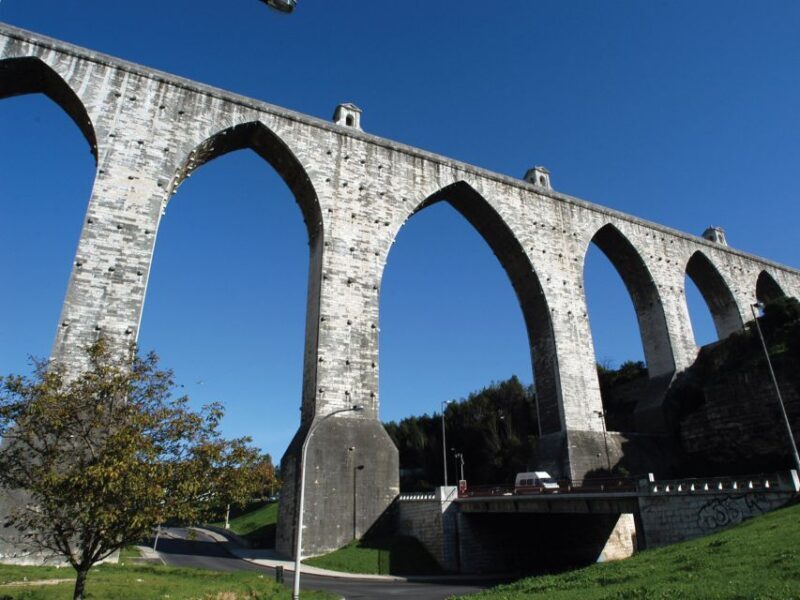 Belém, Lisbon Aqueduct and Cristo Rei with a guide Van Tour - A Deep Dive into the Experience