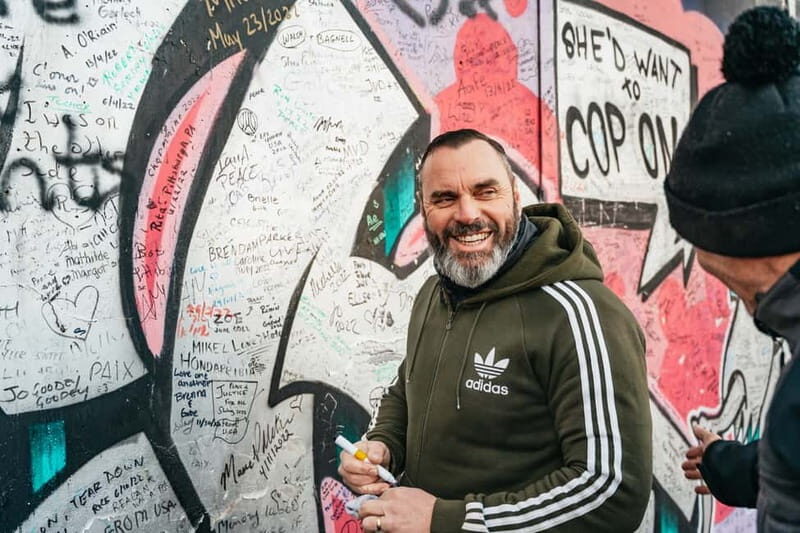 Belfast: 1.5-Hour Private Black Taxi tour - Key Points