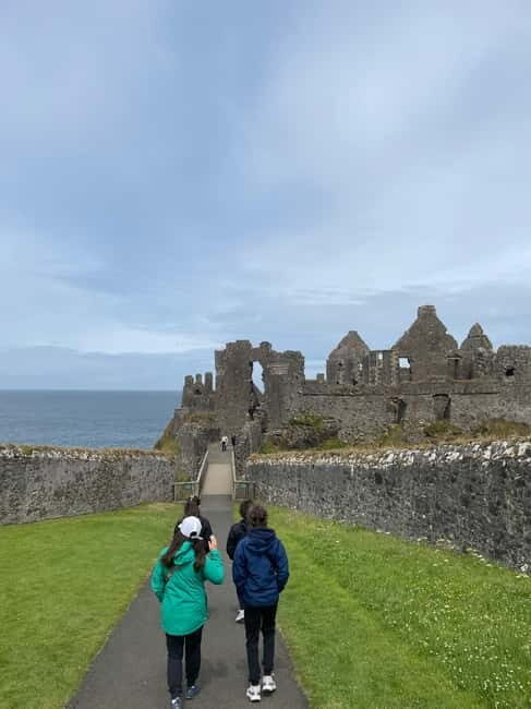 Belfast city & Giants Causeway 16 PAX private Tour - Practical Considerations