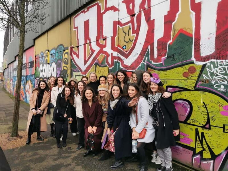 Belfast political mural taxi tour - An In-Depth Look at the Belfast Political Mural Taxi Tour