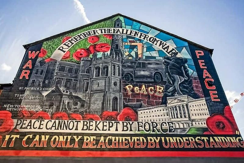 Belfast: Political Taxi Tour - What you’ll learn beyond politics
