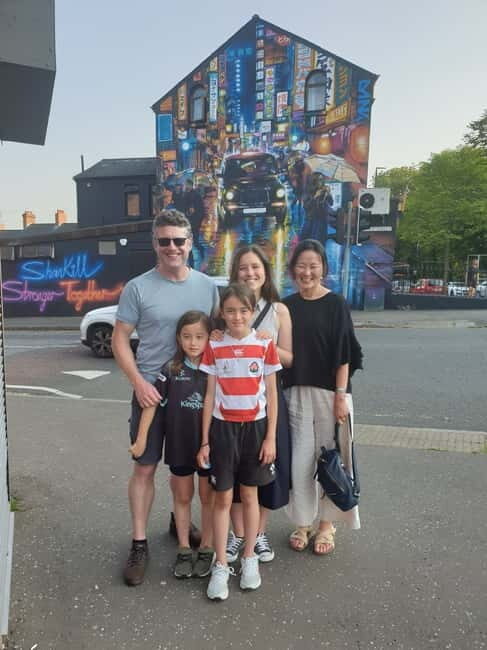 Belfast: Private Black Taxi Cab Political Murals Tour - The Experience: Deep Dive into the Murals and History